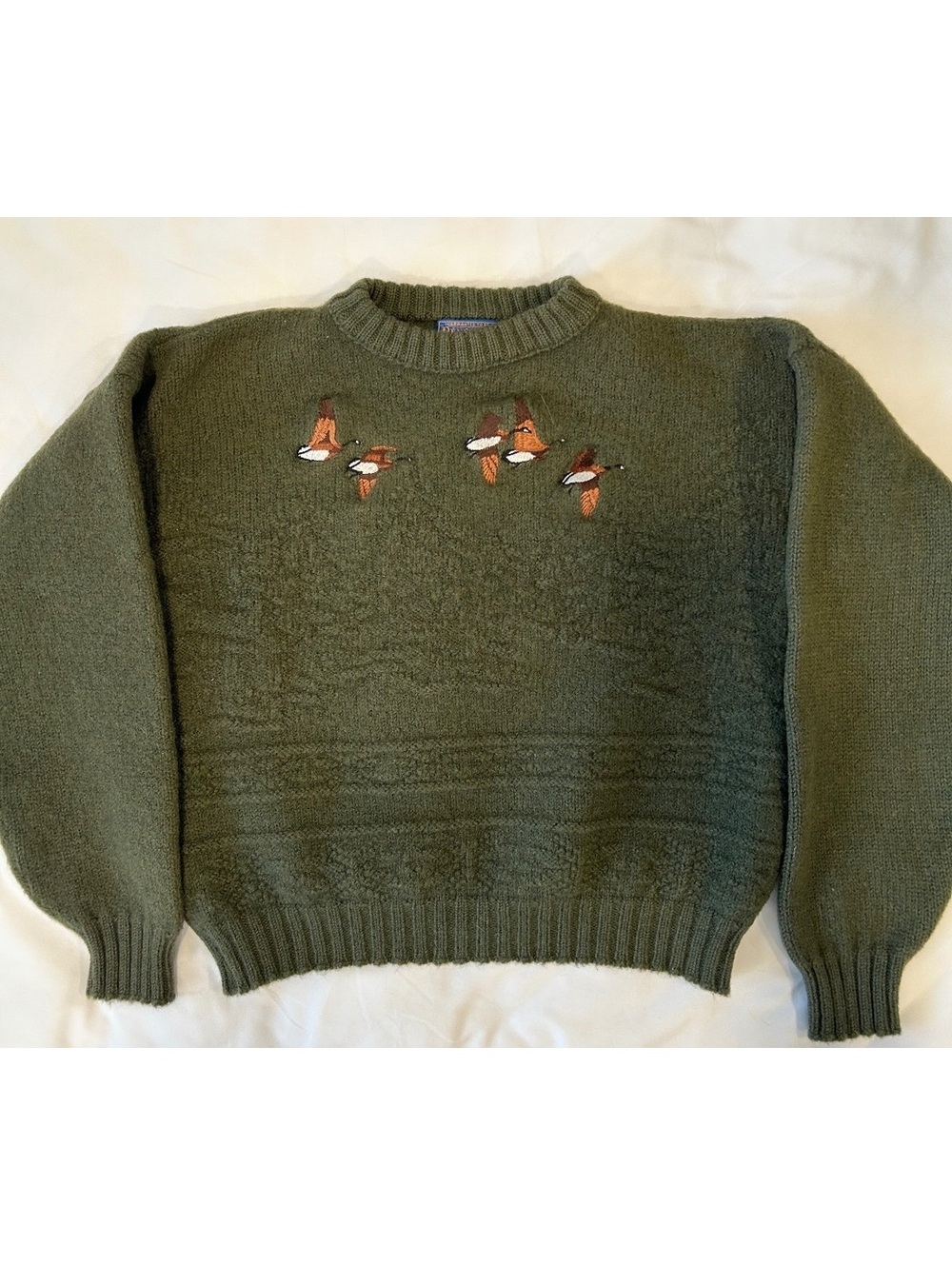 Pendleton vintage women’s wool sweater with embroidered Canadian geese olive